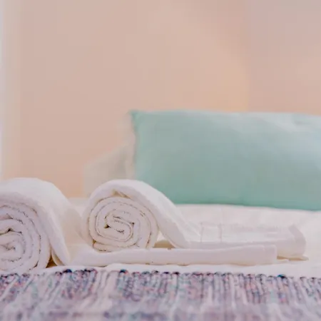 شقة Spacious, Bright And Sunny Apartment, By Timecooler *