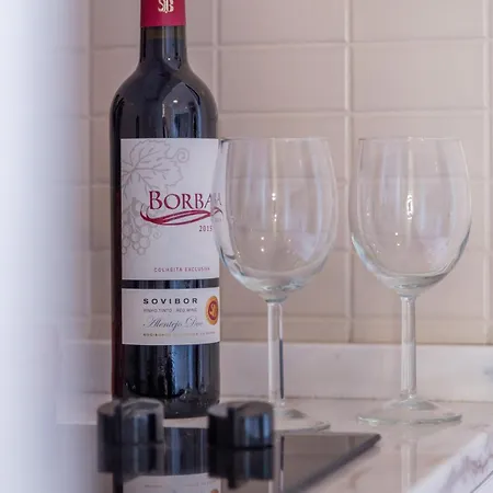 아파트 Spacious, Bright And Sunny Apartment, By Timecooler