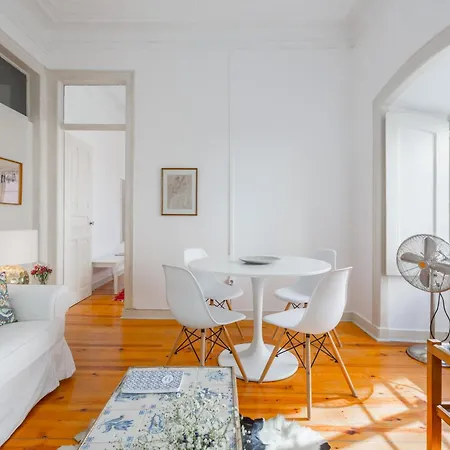 Apartment Spacious, Bright And Sunny Apartment, By Timecooler Lisbon