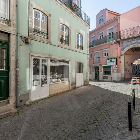 아파트 Spacious, Bright And Sunny Apartment, By Timecooler *