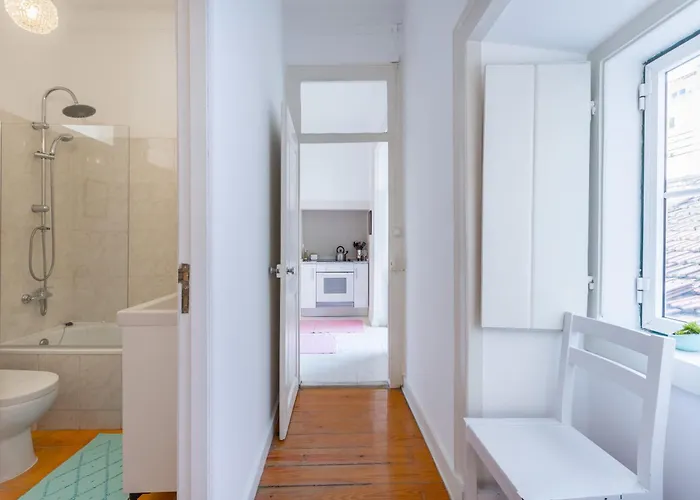 شقة Spacious, Bright And Sunny Apartment, By Timecooler *