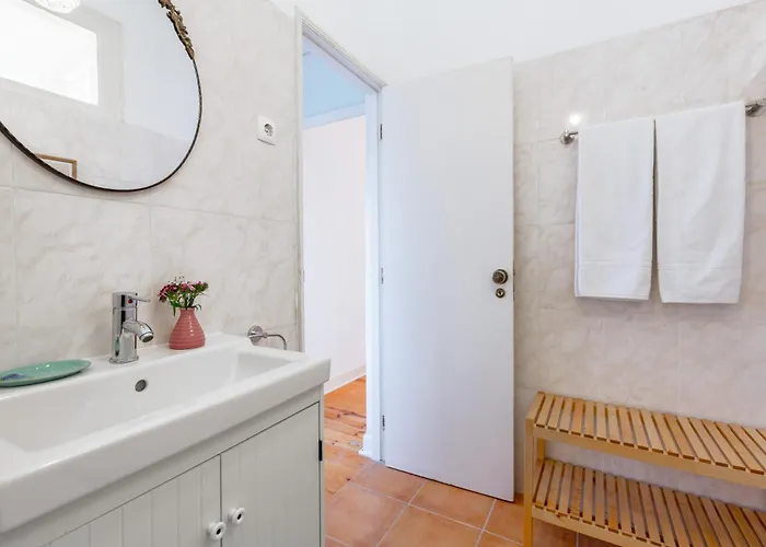 Spacious, Bright And Sunny Apartment, By Timecooler