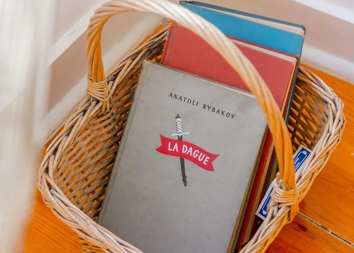 شقة Spacious, Bright And Sunny Apartment, By Timecooler *