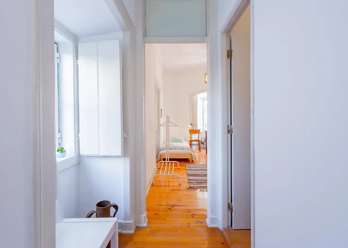 شقة Spacious, Bright And Sunny Apartment, By Timecooler *